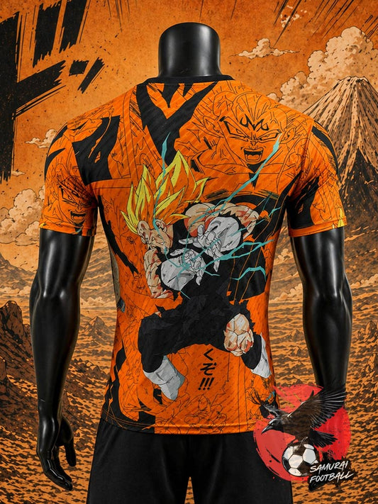 Maillot Dragon Ball Z Vegeta Majin "Garrick Cannon" 2026 orange avec panel manga en arrière-plan.