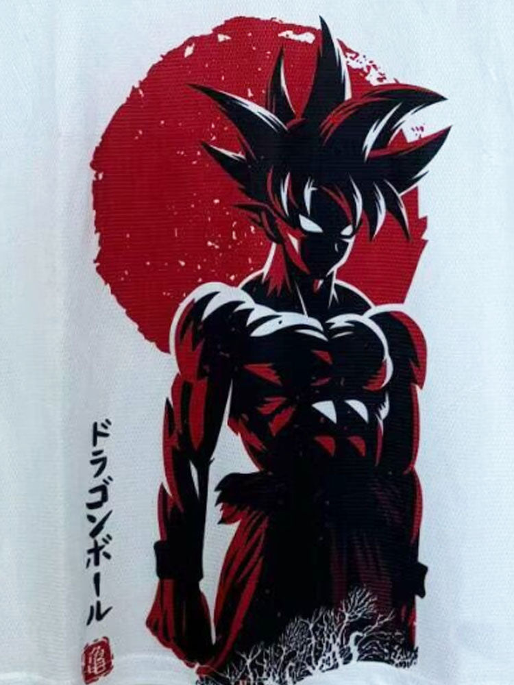 Design sérigraphié de Goku sur fond blanc, avec kanjis Dragon Ball.