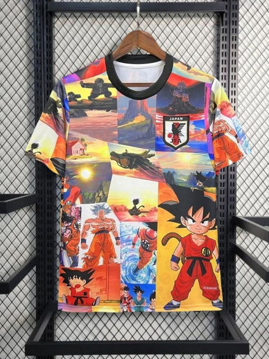 Maillot de football du Japon Akira Toriyama, illustré de personnages dynamiques et colorés d’une série animée culte, représentant l'héritage de la narration japonaise Dragon Ball Z GT Super