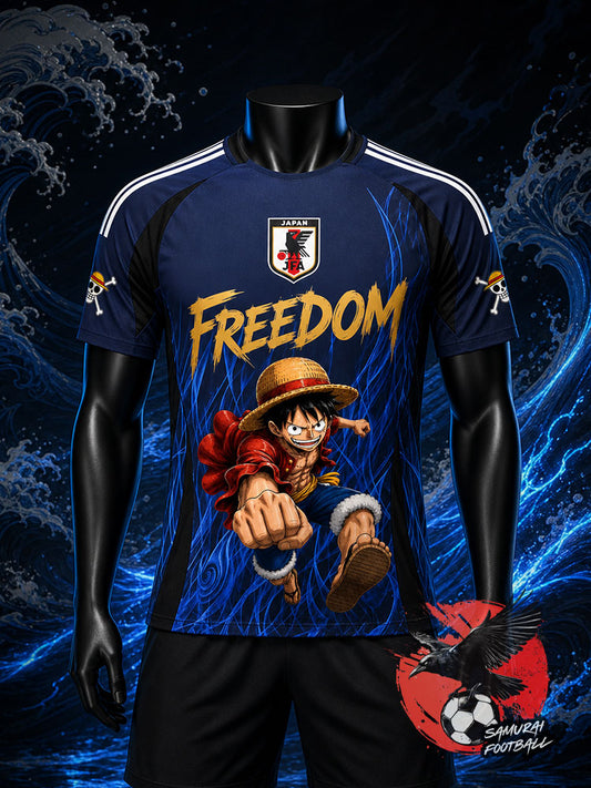 Maillot du Japon 2026 "Freedom" bleu avec visuel manga One Piece et motif flammes bleues