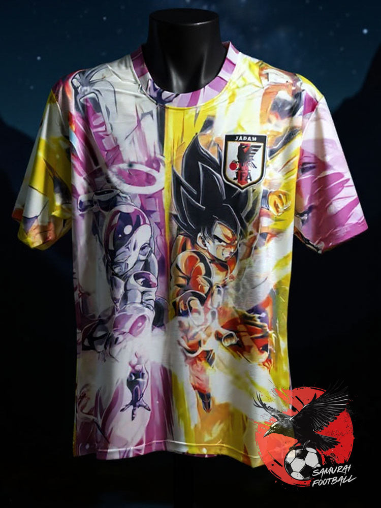 maillot du Japon Goku vs Freezer Dragon Ball Super avec duel illustré en jaune et violet.