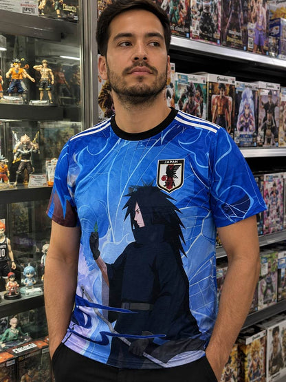 Homme portant le maillot de foot Japon Madara Uchiha bleu – édition Naruto