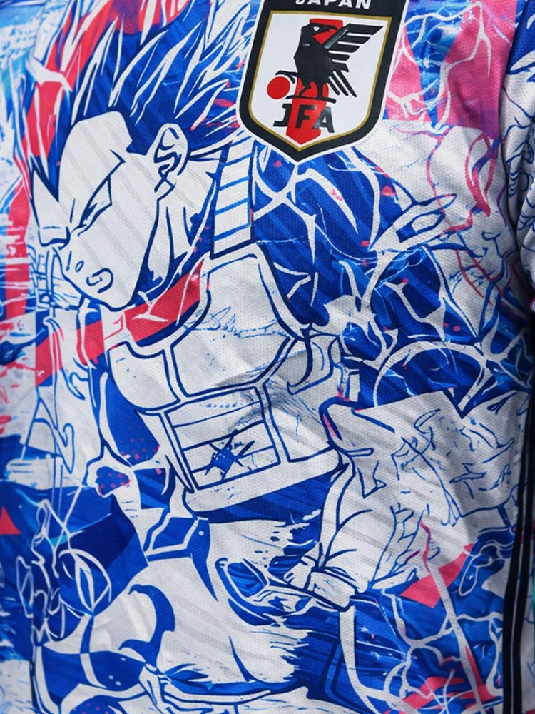 Zoom sur le maillot du Japon avec Vegeta en forme de Dieu de la Destruction