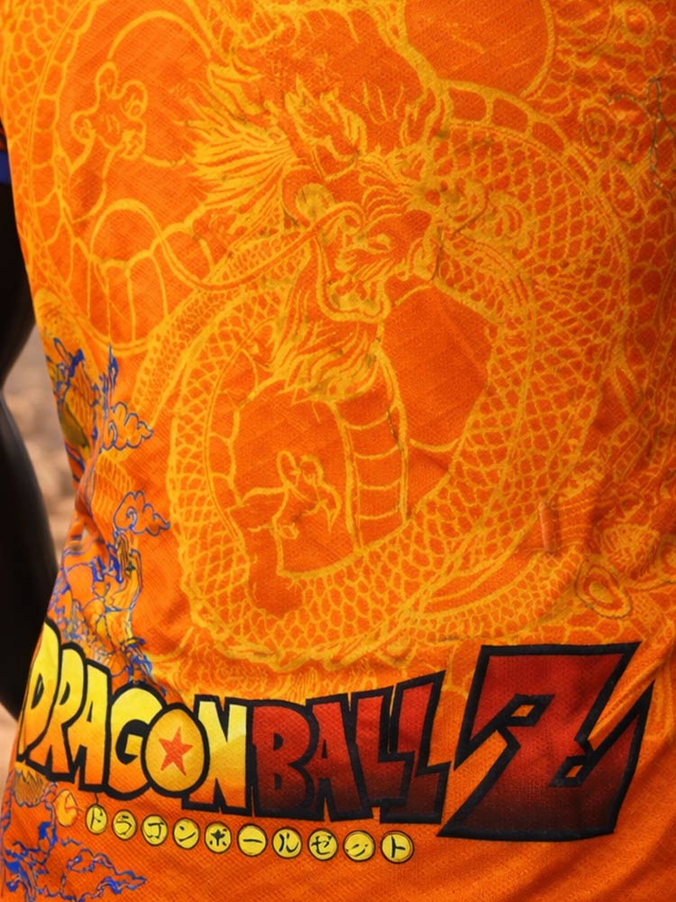 Logo Dragon Ball Z sur maillot du Japon