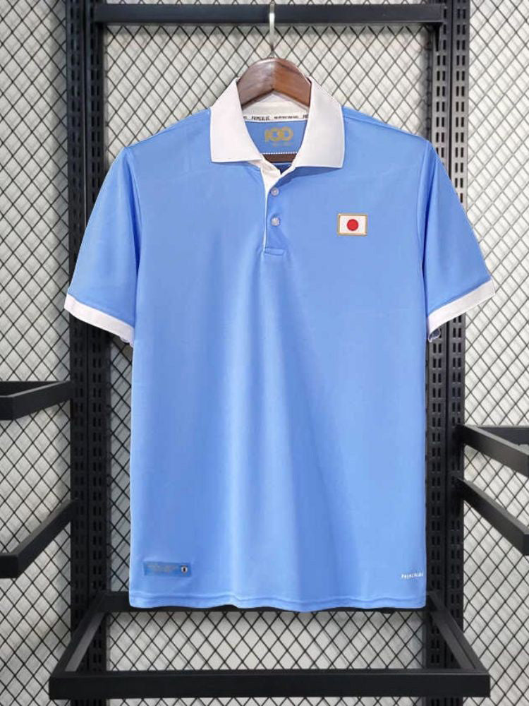 Maillot rétro du Japon en bleu ciel vintage